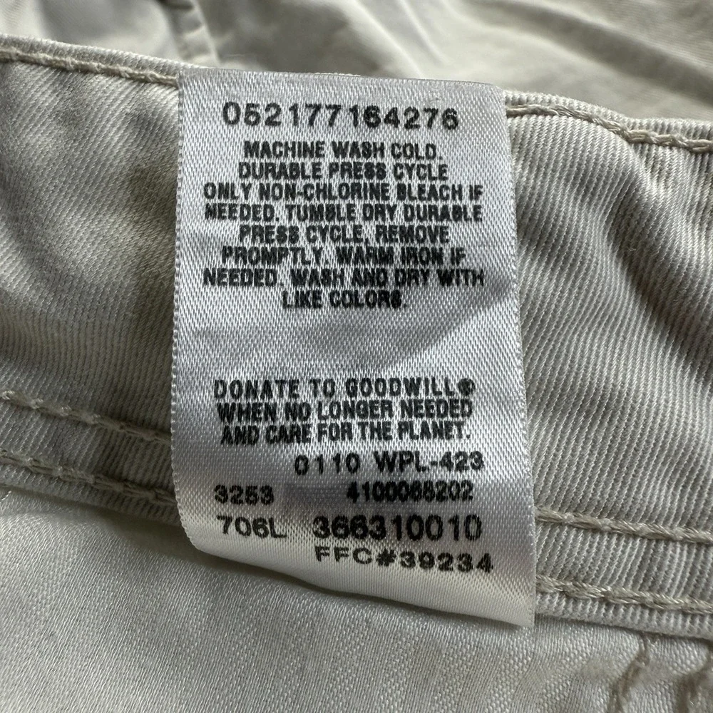Levis cargo shorts men's 38 neutral utility outdoor hike camp y2k grunge pockets
